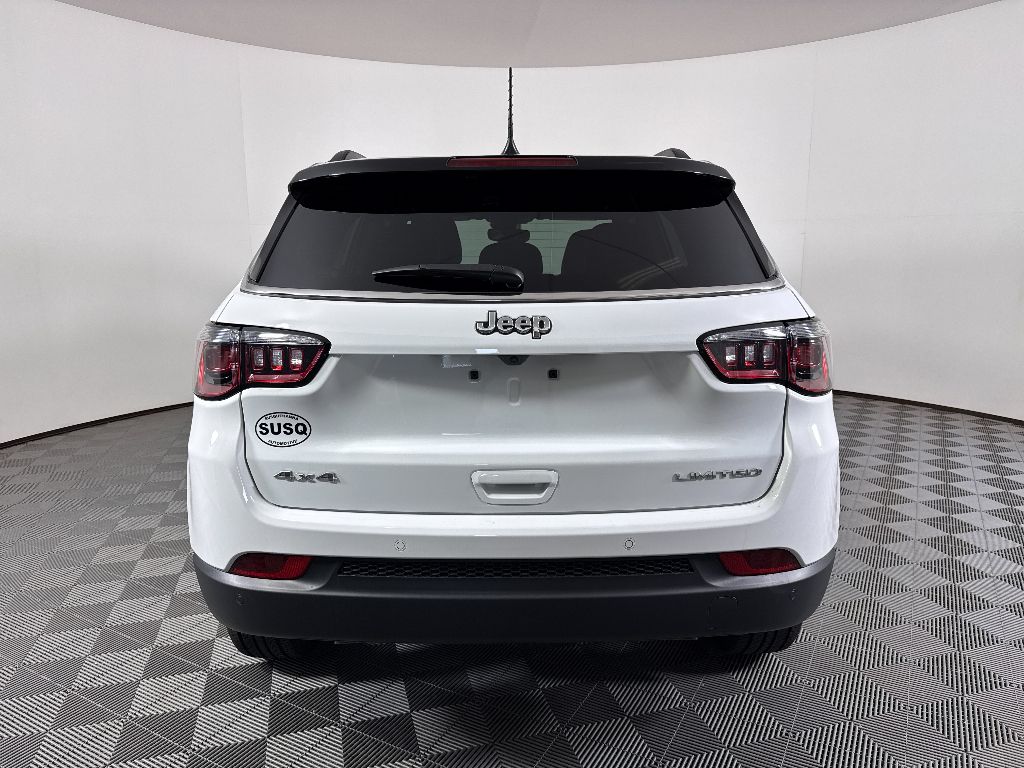 2025 Jeep Compass Limited photo 11