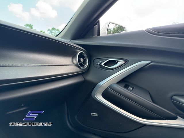 2018 Chevrolet Camaro 2SS photo 31