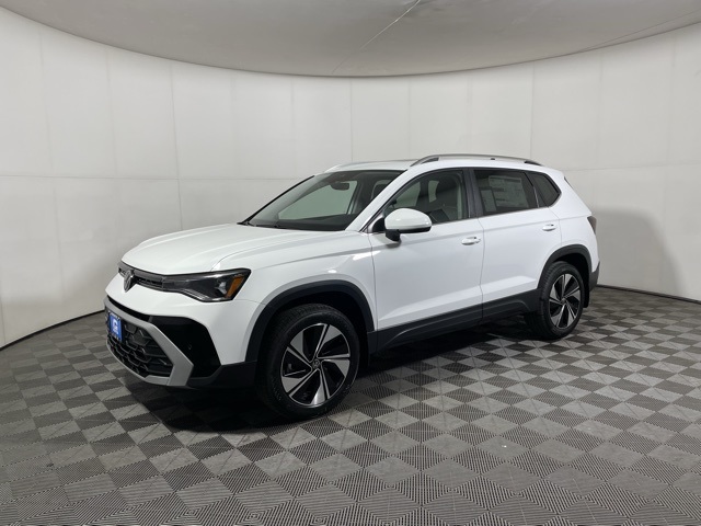 2025 Volkswagen Taos SE photo 4