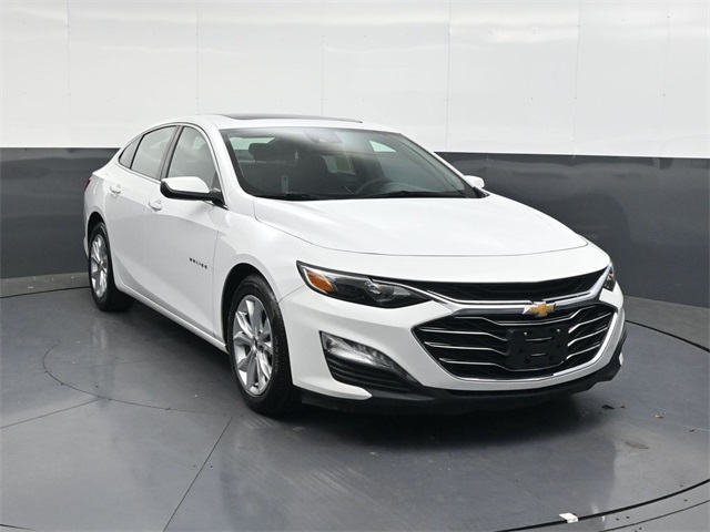 2024 Chevrolet Malibu 1LT photo 2