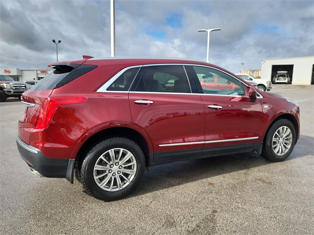 2018 Cadillac XT5 Luxury photo 2