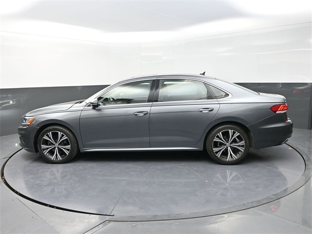 2021 Volkswagen Passat 2.0T SE photo 3