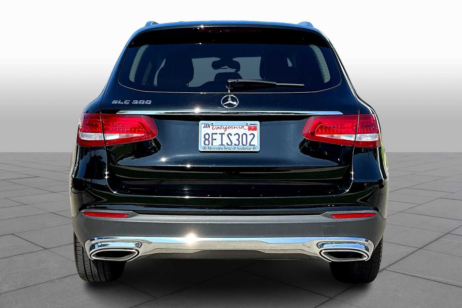 2018 Mercedes Benz GLC 300 photo 3
