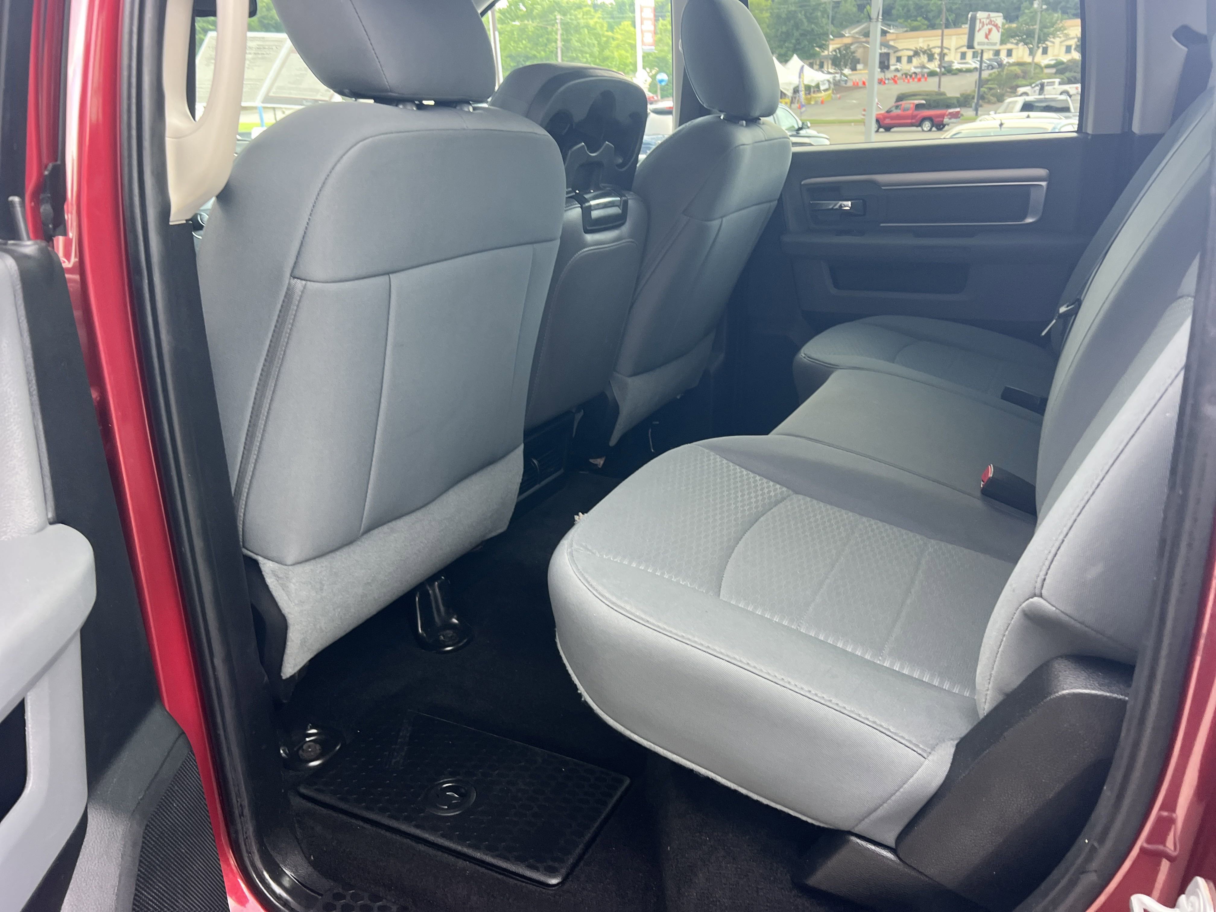 2015 Ram 2500 SLT photo 4