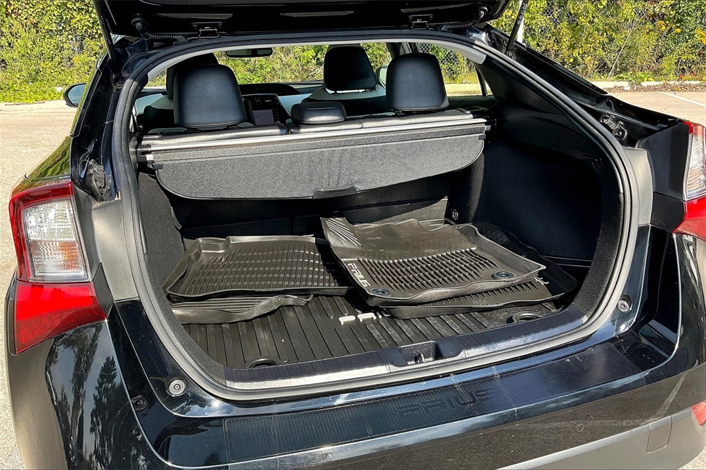 2021 Toyota Prius XLE AWD-e photo 25