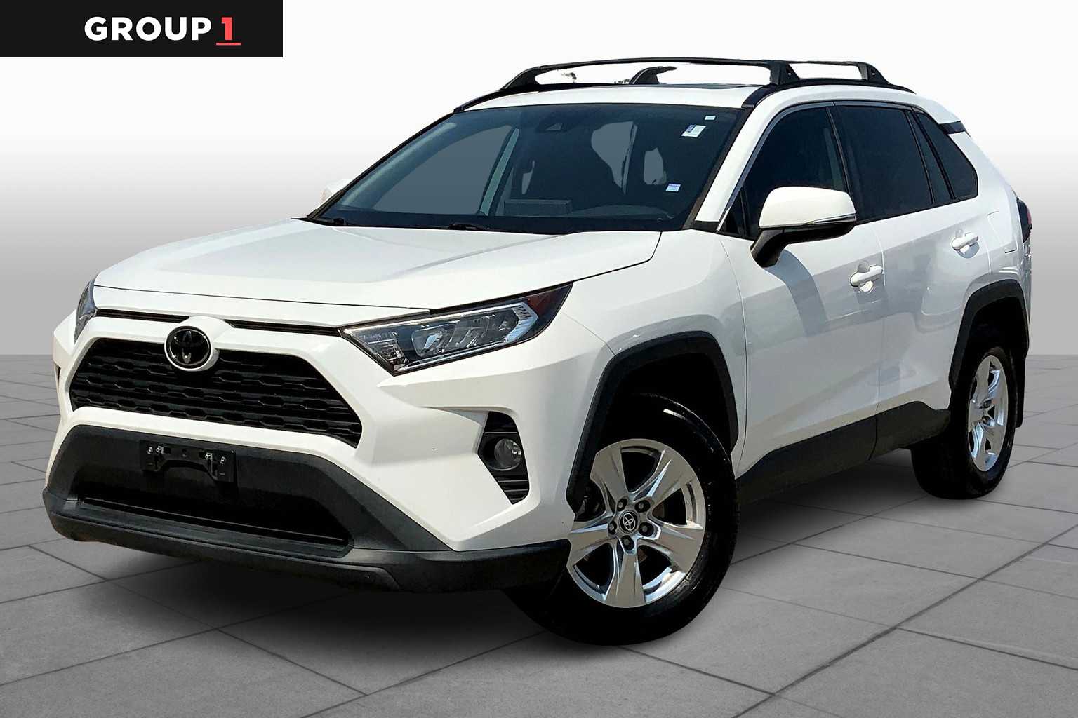 2021 Toyota RAV4 XLE's photo