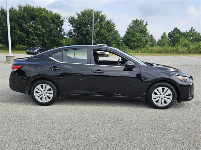 2024 Nissan Sentra S photo 11