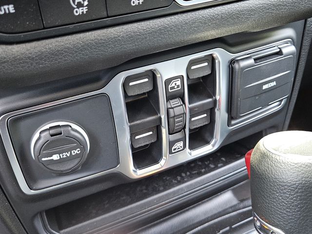 2025 Jeep Gladiator Sport photo 21