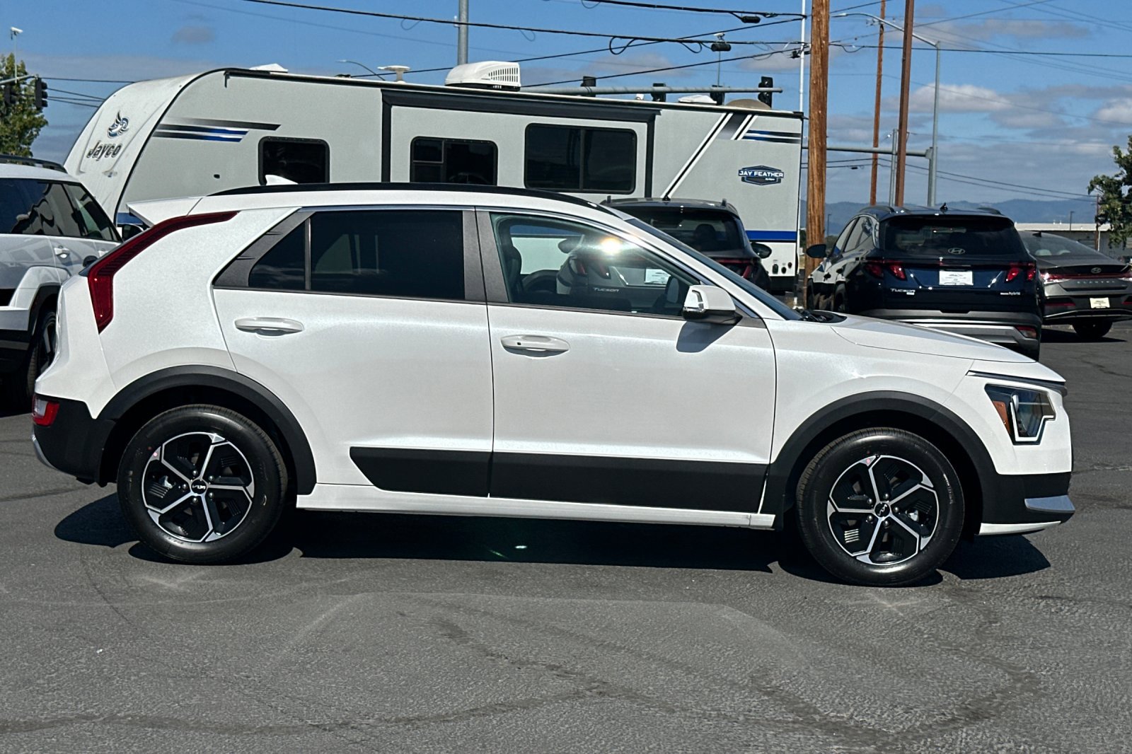 2025 Kia Niro EX photo 3