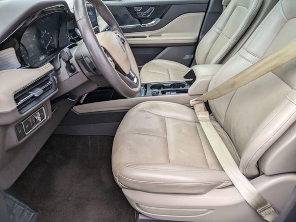 2021 Lincoln Corsair Standard photo 9
