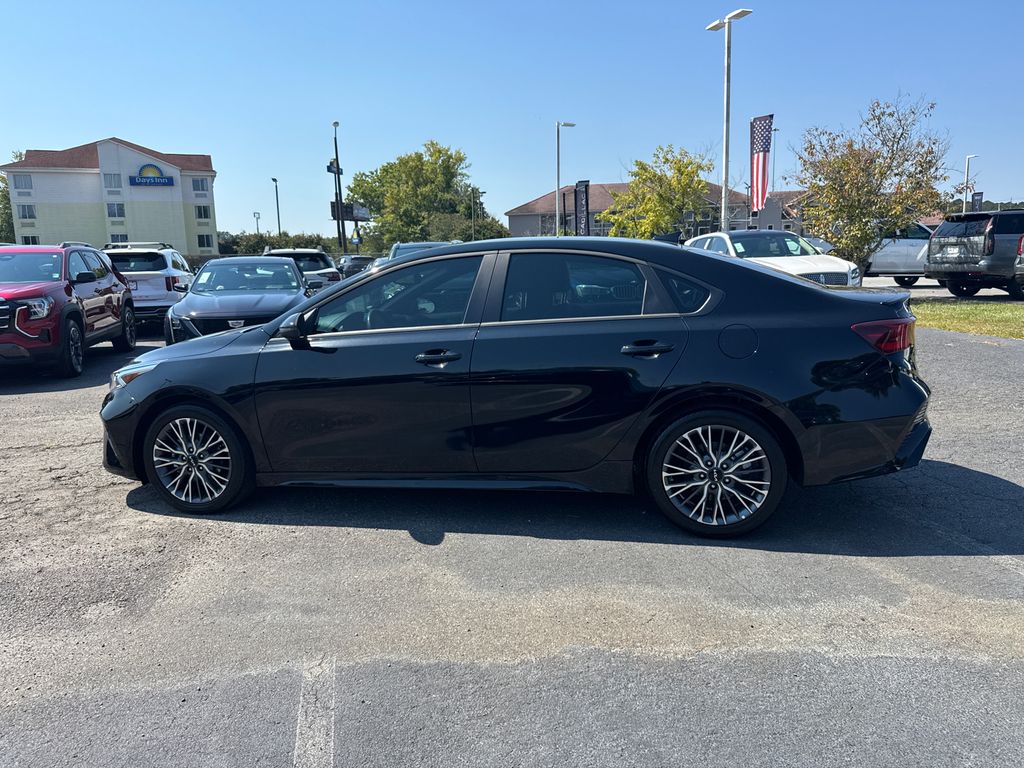2024 Kia Forte GT-Line photo 5