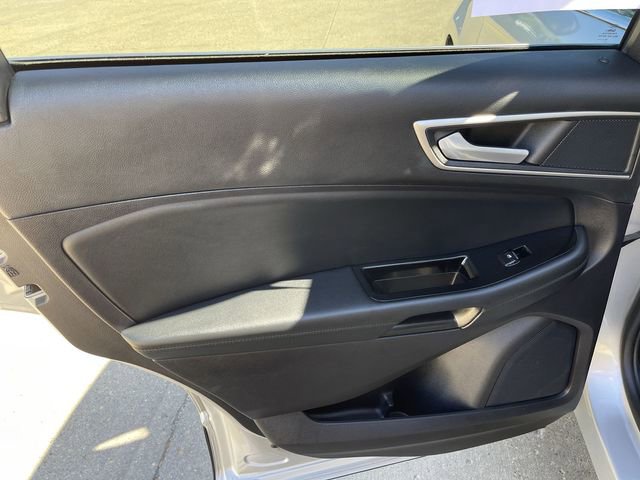 2019 Ford Edge SEL photo 4