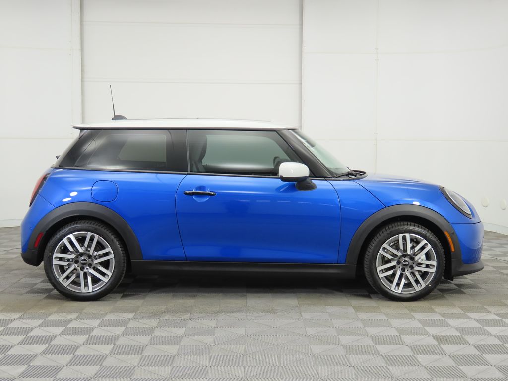 2026 Mini Cooper 2 Door Hardtop Signature photo 3