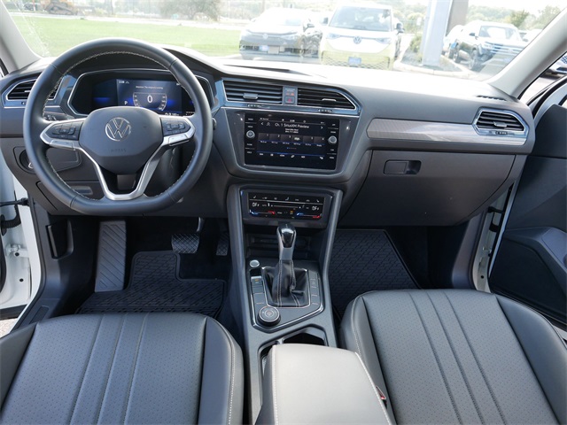 2022 Volkswagen Tiguan SE photo 18