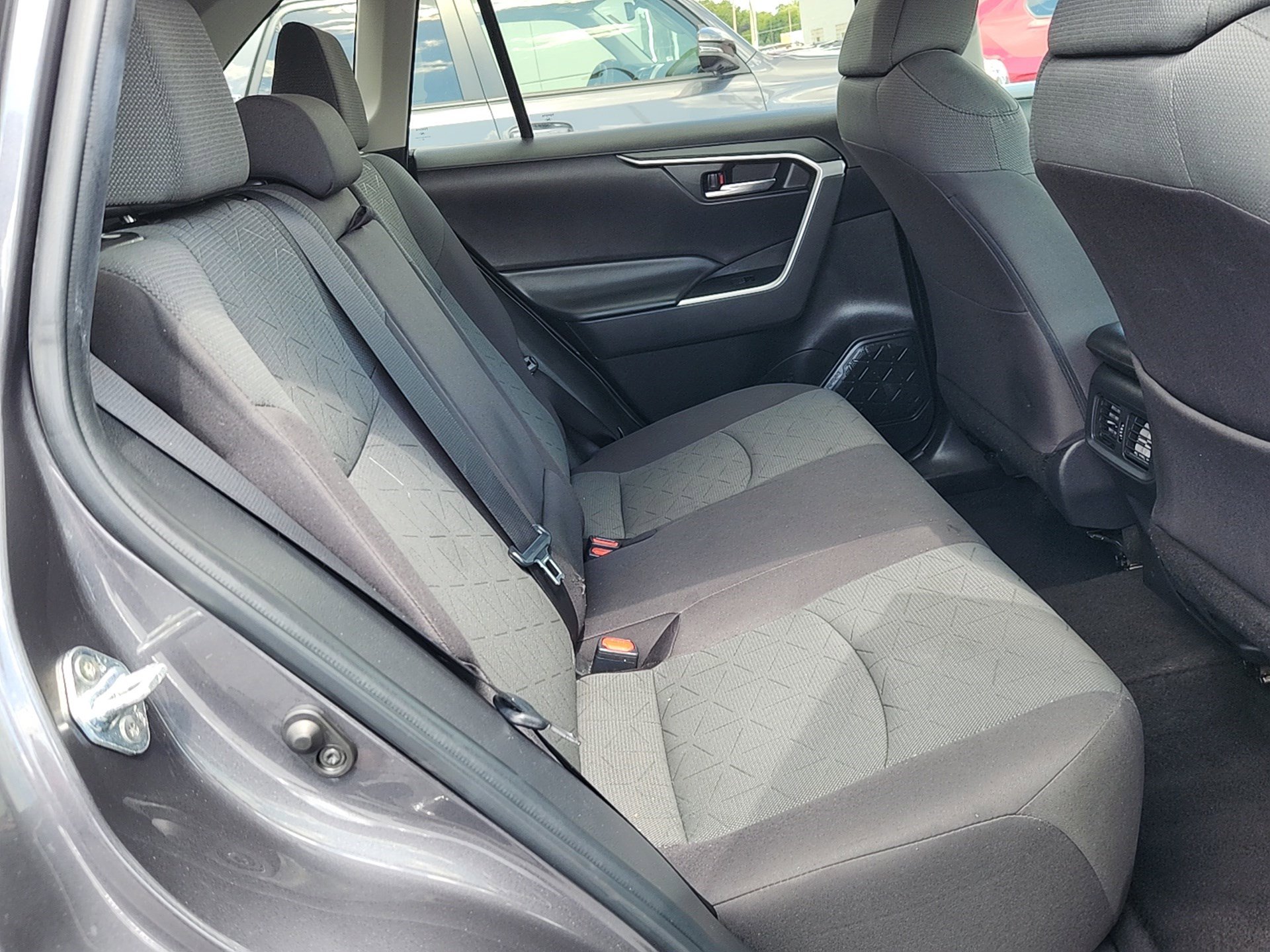 2023 Toyota RAV4 XLE photo 28