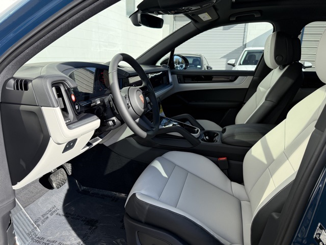 2026 Porsche Cayenne E-Hybrid Base photo 4