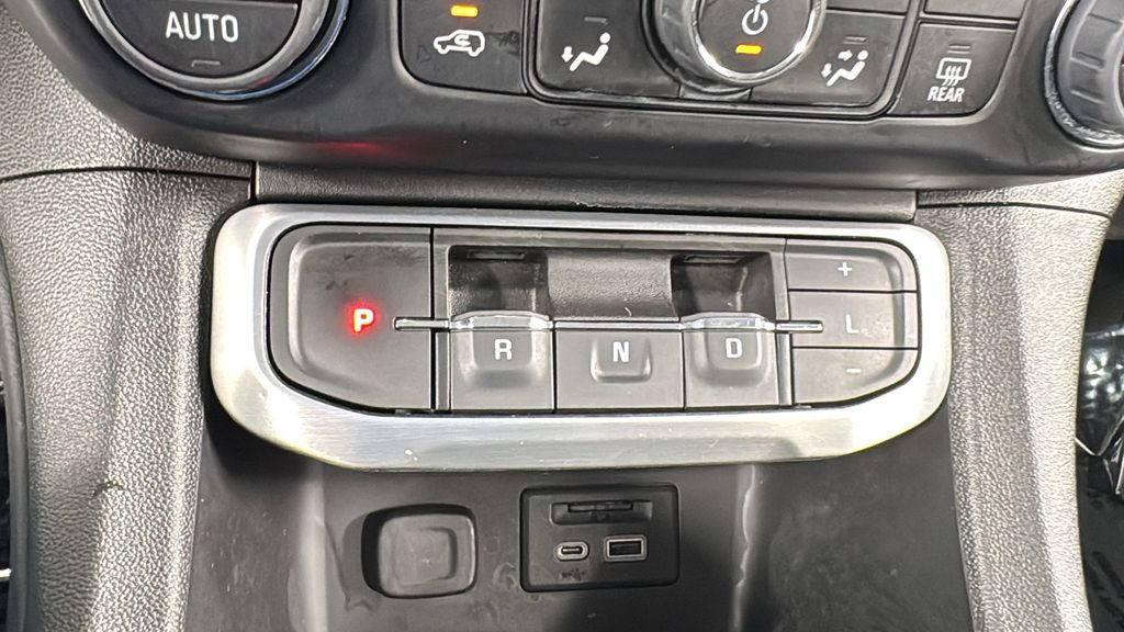 2023 Gmc Acadia SLT photo 28