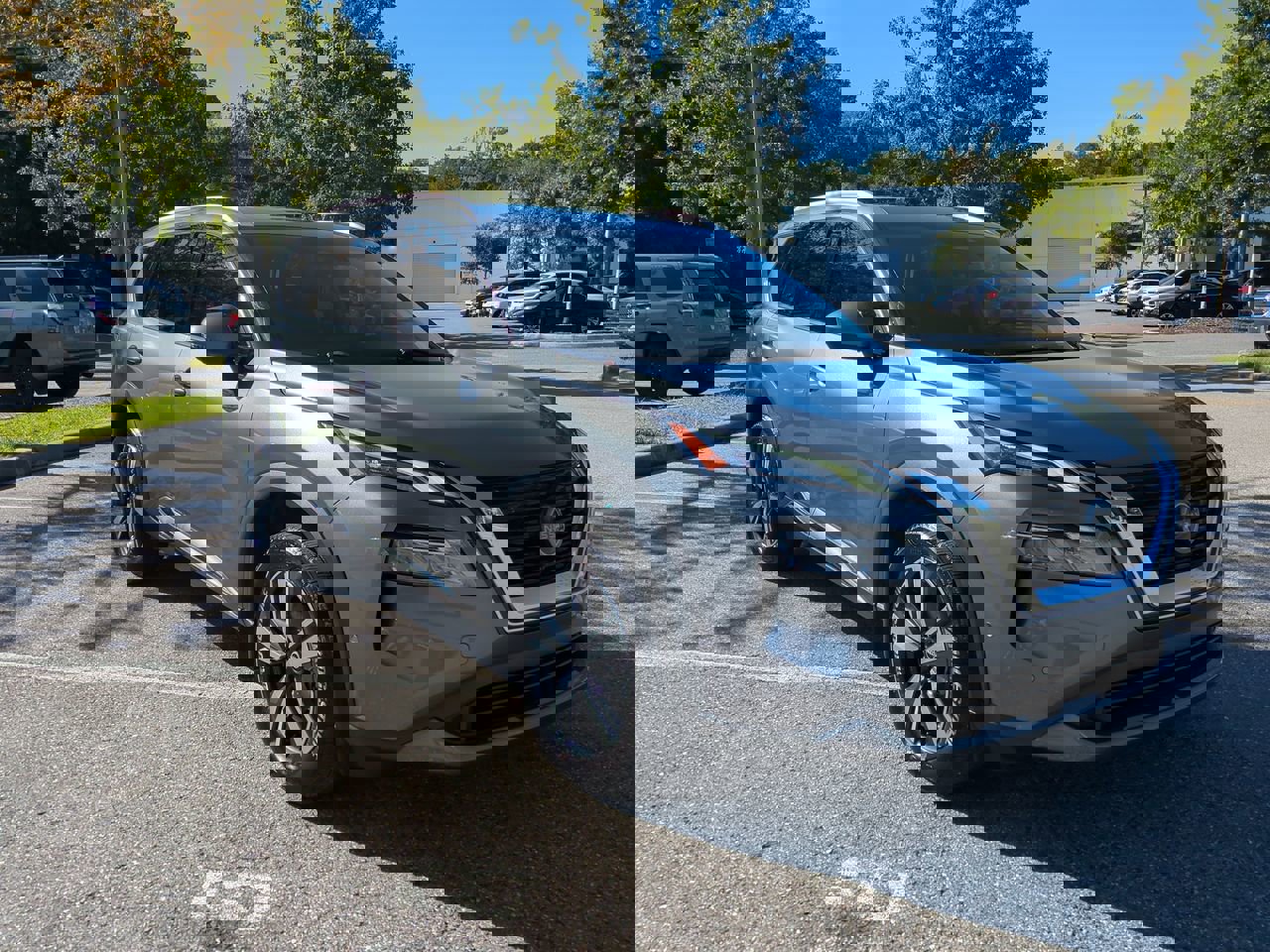 2023 Nissan Rogue SL photo 2