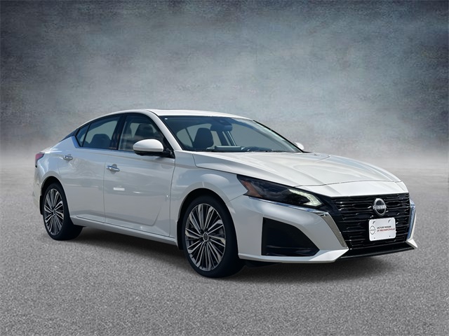 2025 Nissan Altima SL's photo