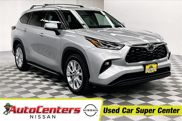2023 Toyota Highlander Limited's photo