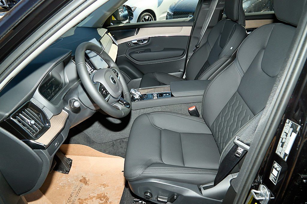 2026 VOLVO XC90 - Image 16