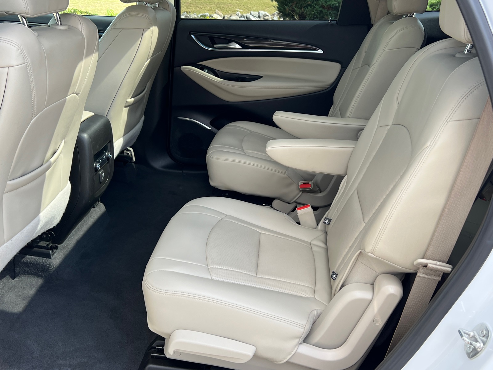 2020 Buick Enclave Essence photo 17