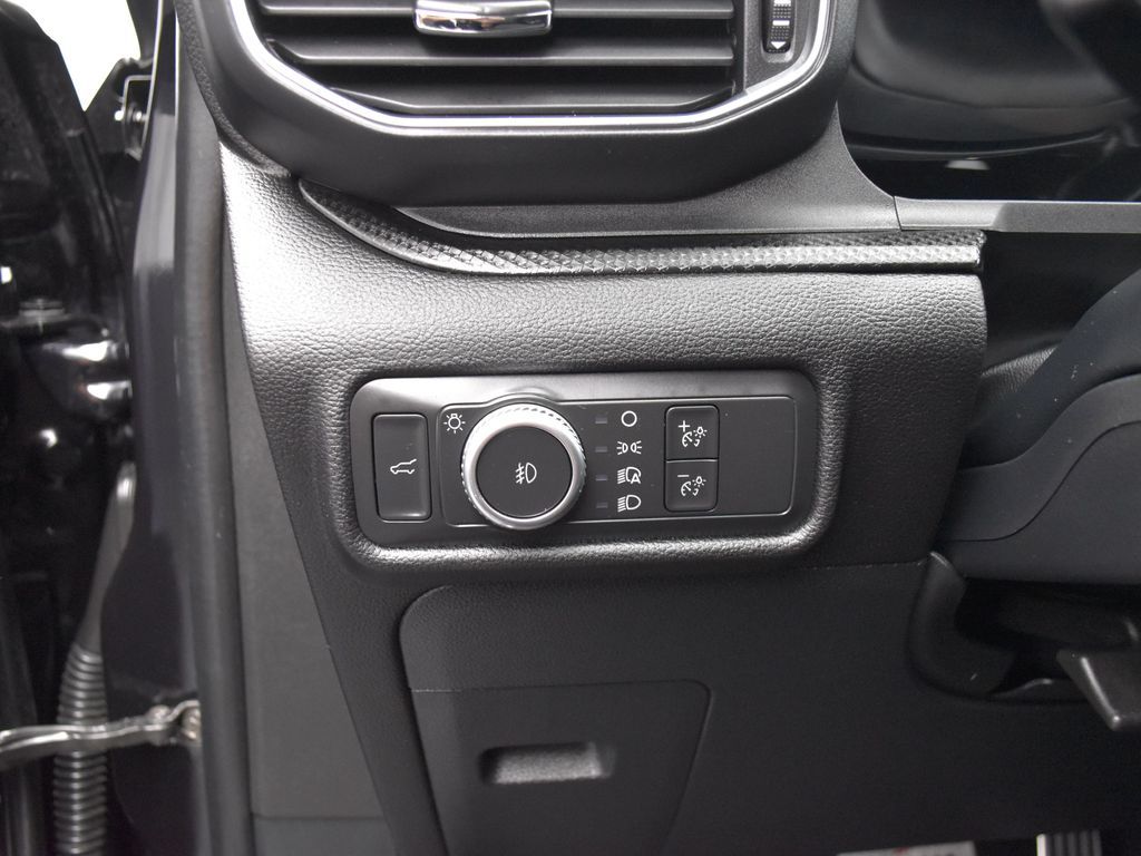 2021 Ford Explorer ST photo 15
