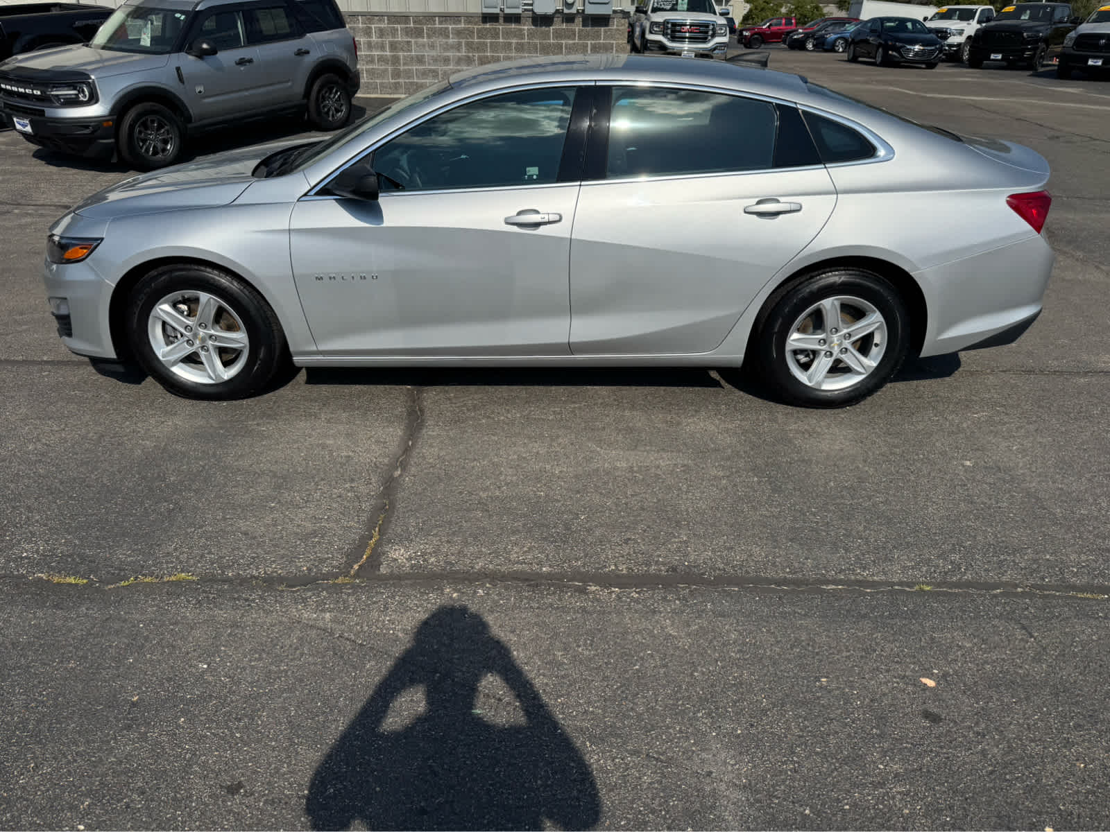 2021 Chevrolet Malibu LS photo 3