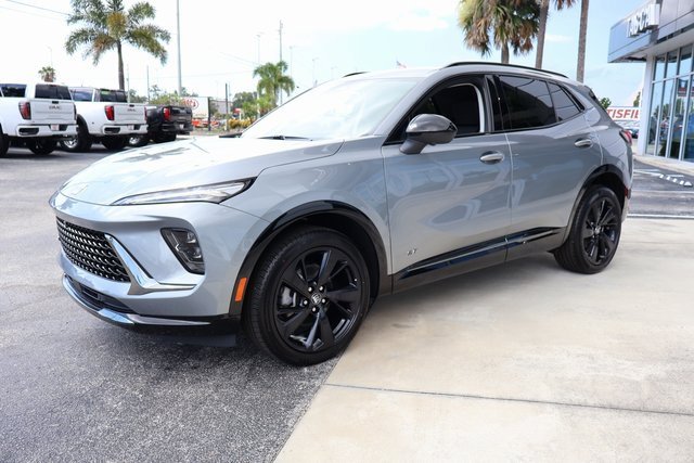 2025 Buick Envision Sport Touring photo 4