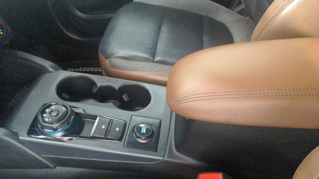 Used 2022  Ford Outer Banks image 17