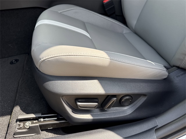 2025 Toyota Camry SE photo 10