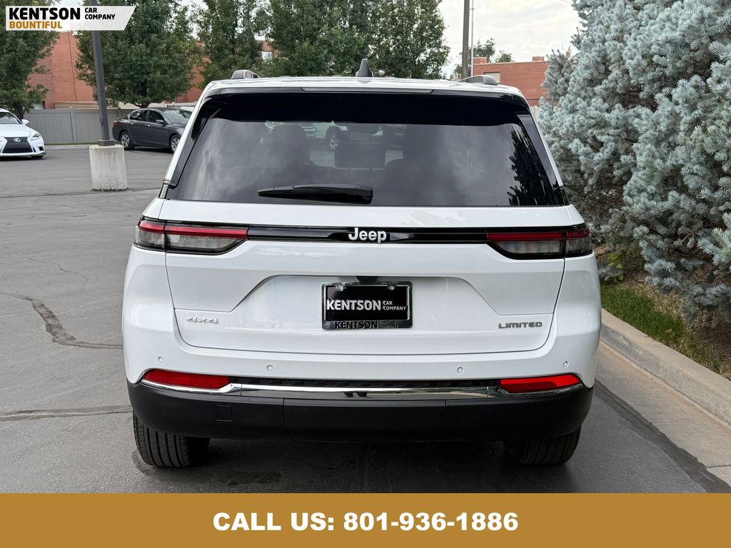 2024 Jeep Grand Cherokee Limited photo 4