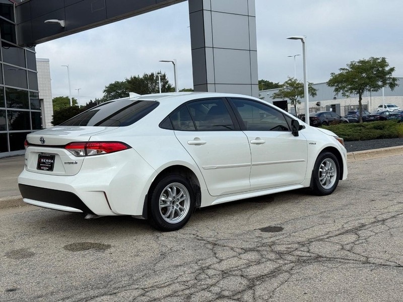 2021 Toyota Corolla Hybrid LE photo 3