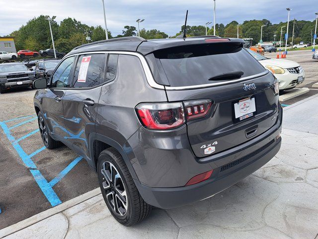 2023 Jeep Compass Limited photo 3