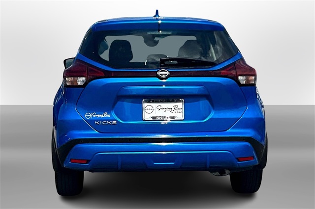 2022 Nissan Kicks S photo 5