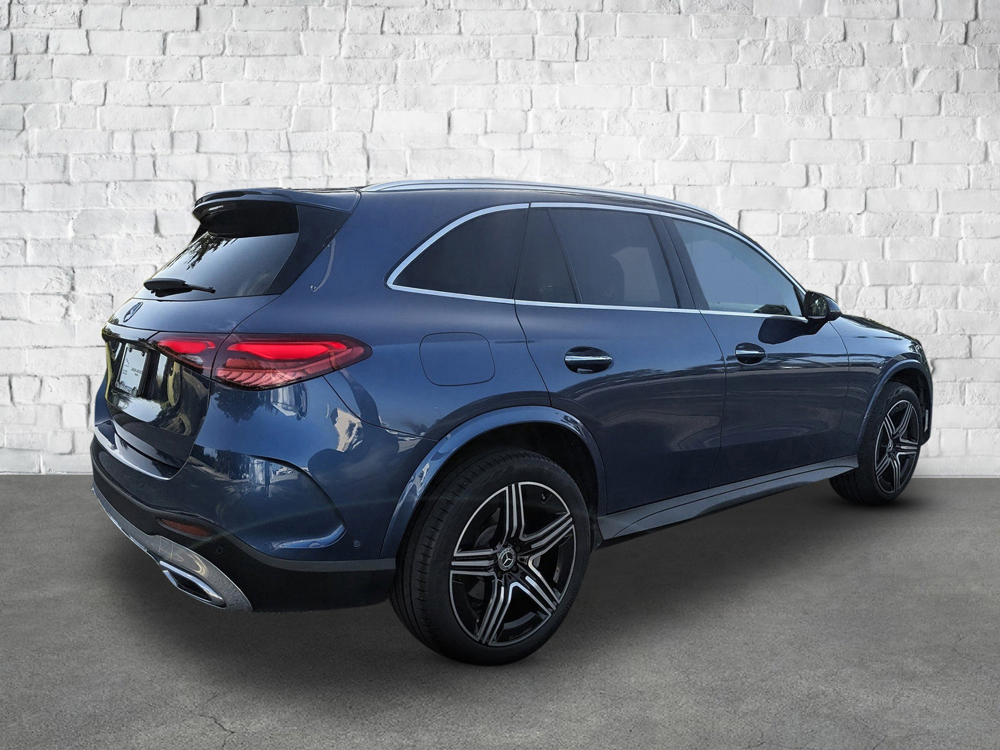 2023 Mercedes Benz GLC 300 photo 5