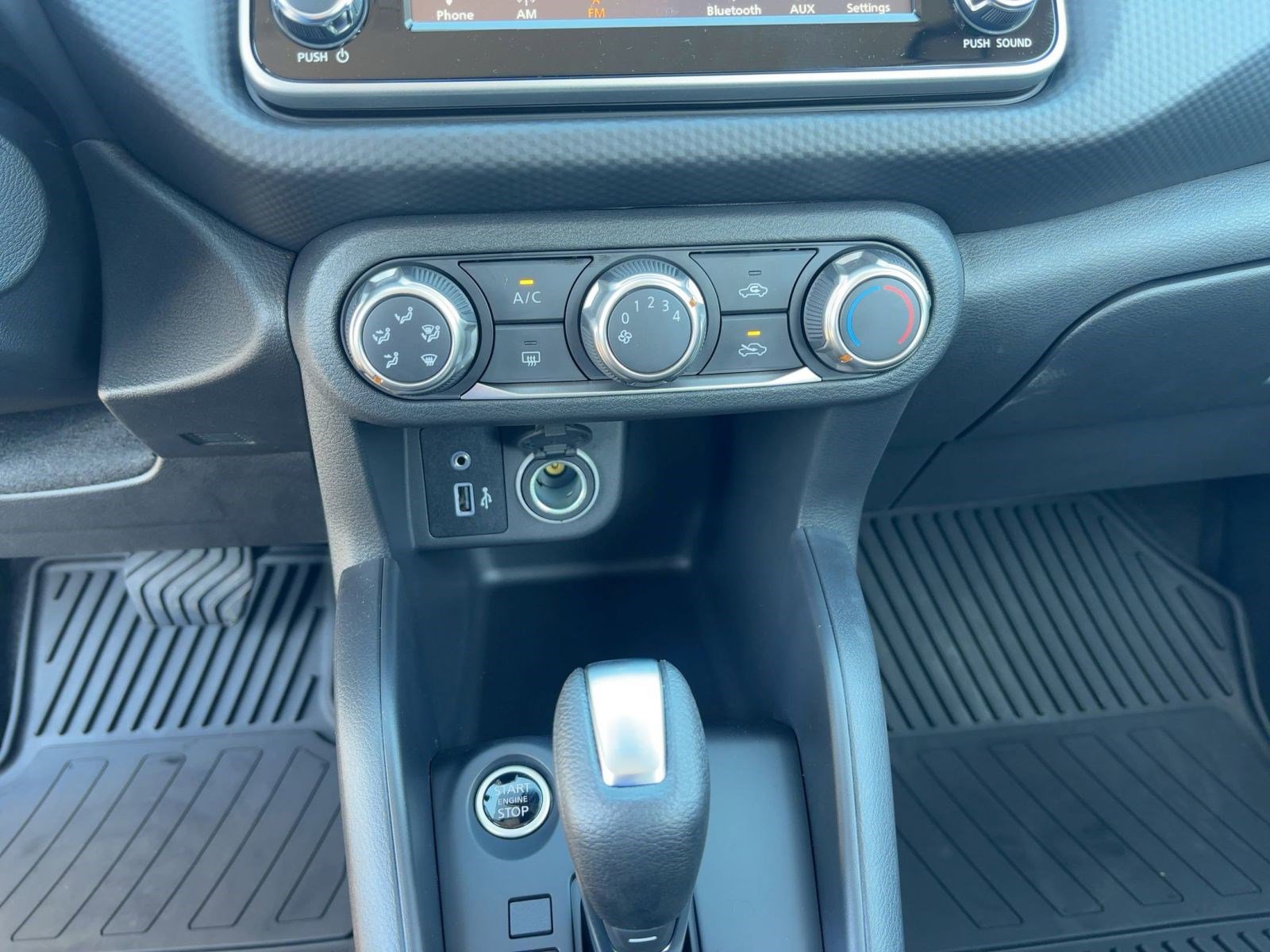 2025 Nissan Kicks Play S photo 18