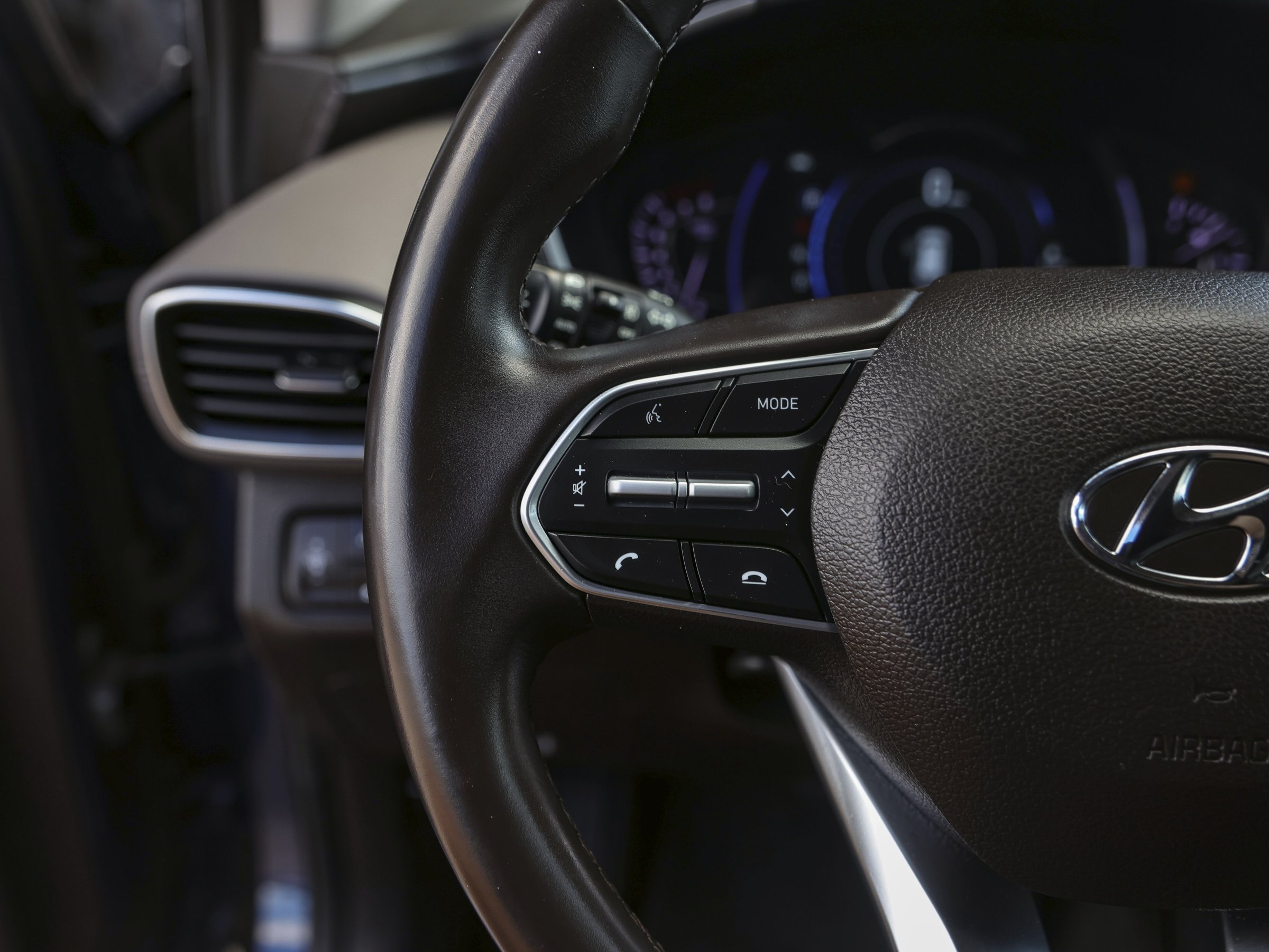 2020 Hyundai Santa Fe SEL photo 16
