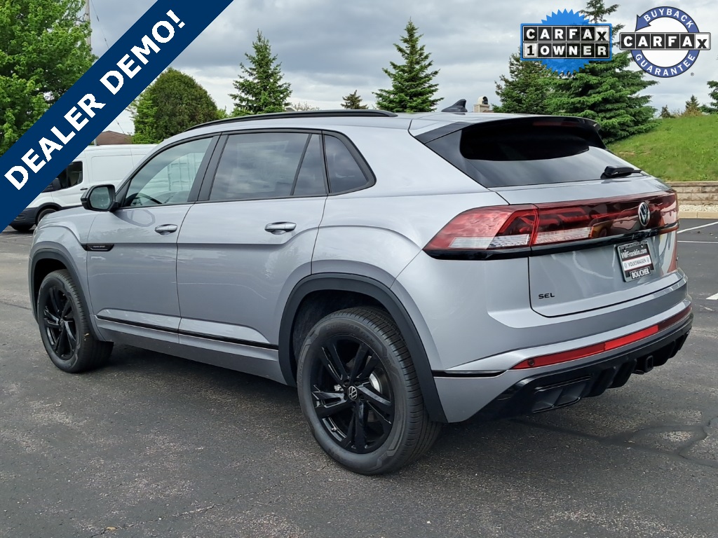 2025 Volkswagen Atlas Cross Sport SEL R-Line photo 3