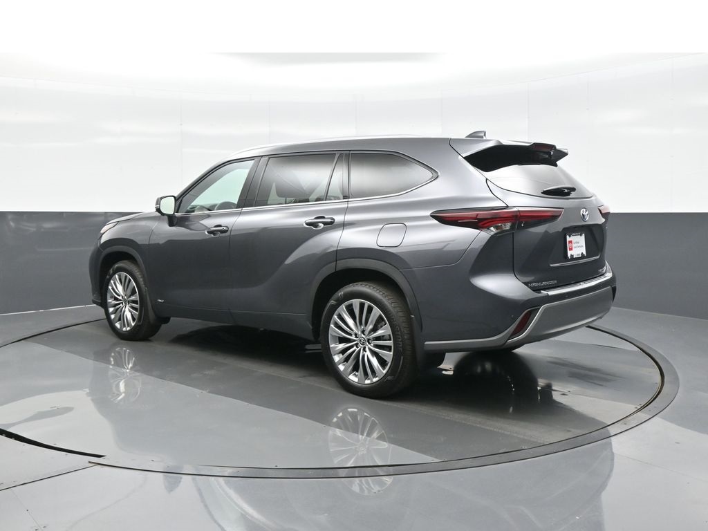 2024 Toyota Highlander Hybrid Platinum photo 4