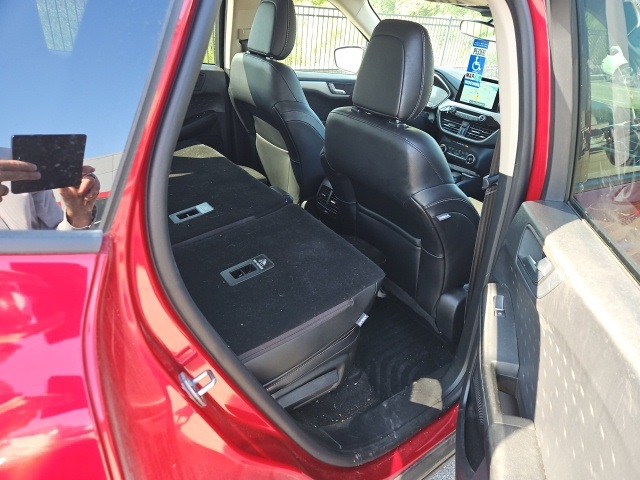 2020 Ford Escape SEL photo 16