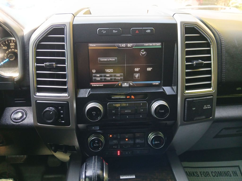 2015 Ford F-150 Platinum photo 17