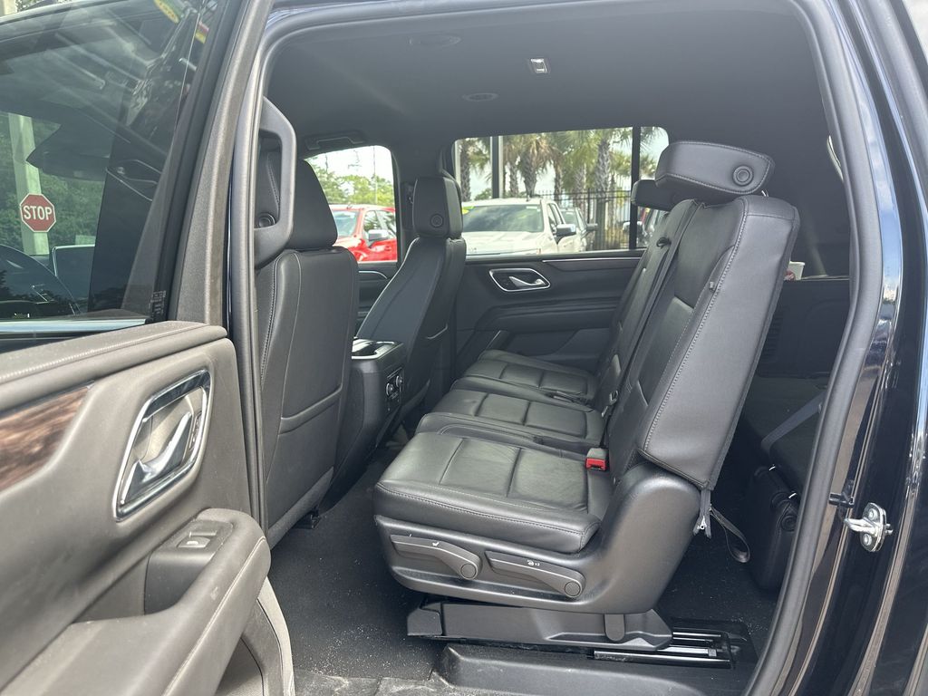 2023 Chevrolet Suburban LT photo 24
