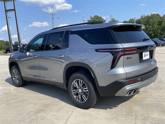 2026 Chevrolet Traverse 1LT photo 2