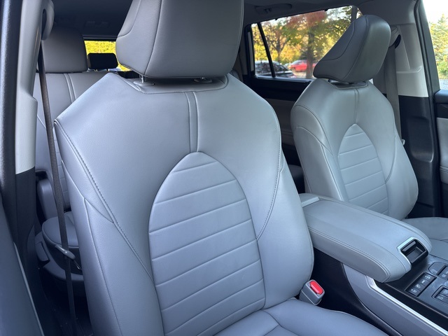 2020 Toyota Highlander XLE photo 14