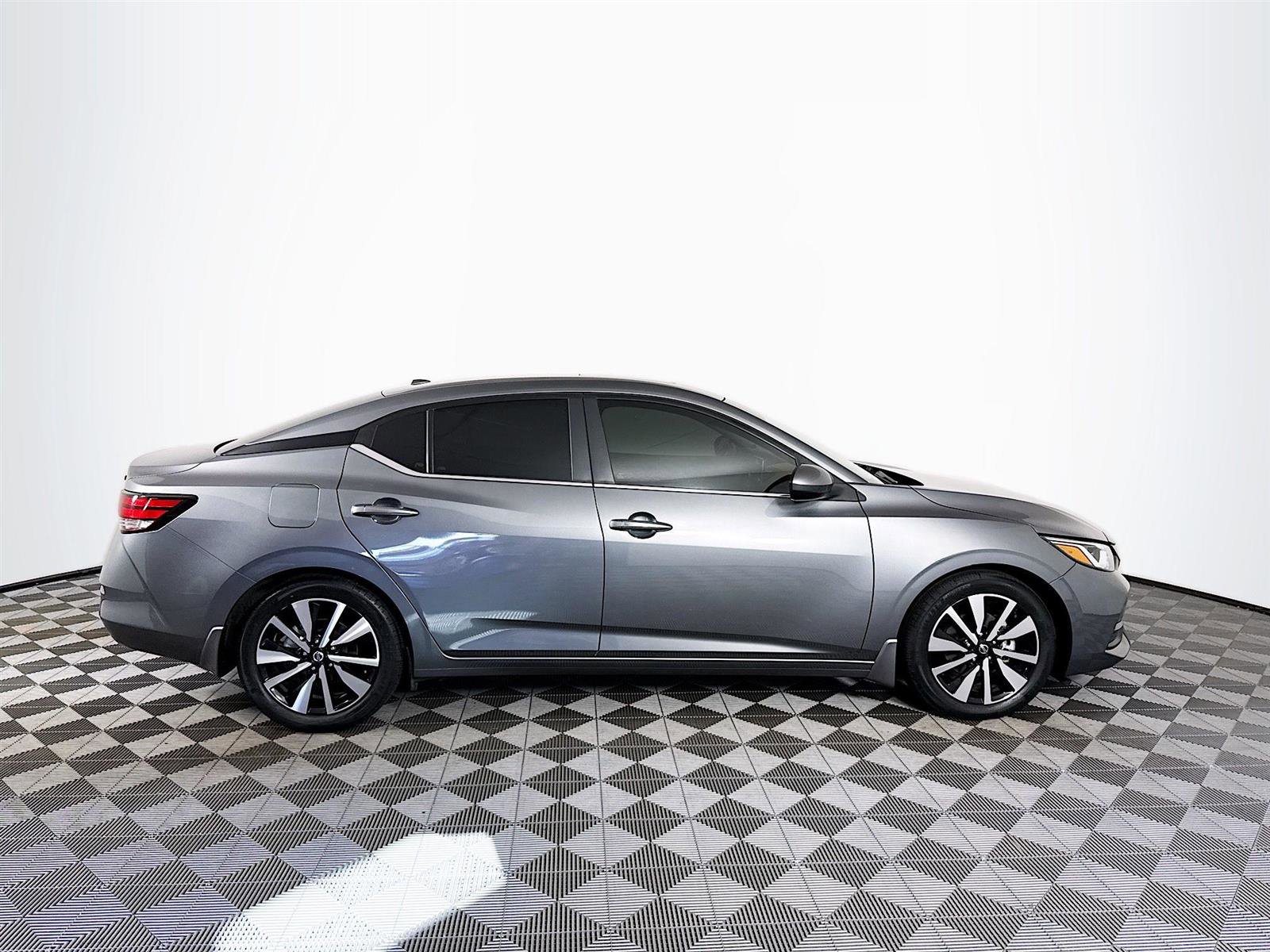 2022 Nissan Sentra SV photo 8