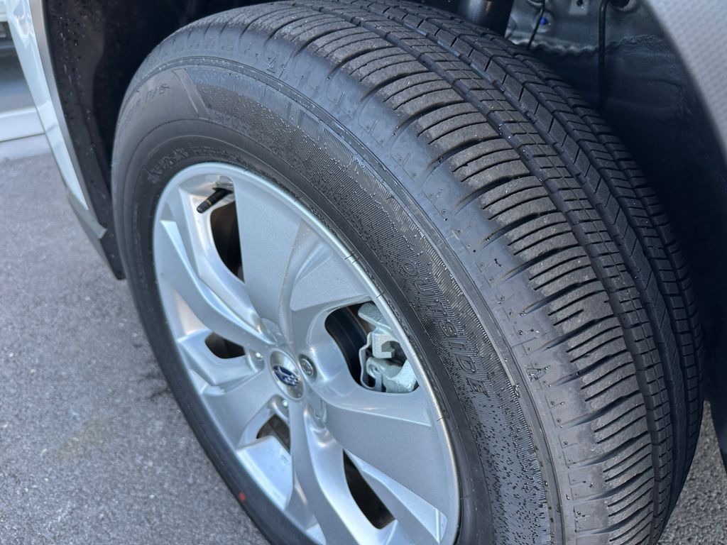 2024 Subaru Ascent Base photo 19