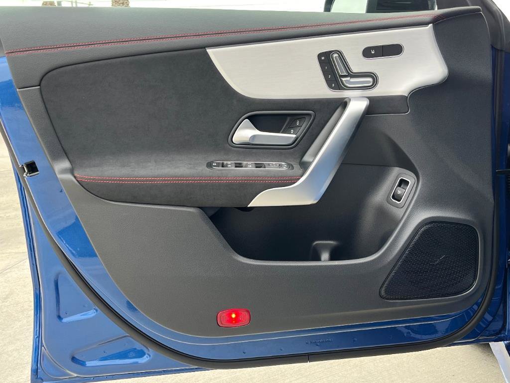 2026 Mercedes Benz CLA 250 photo 4