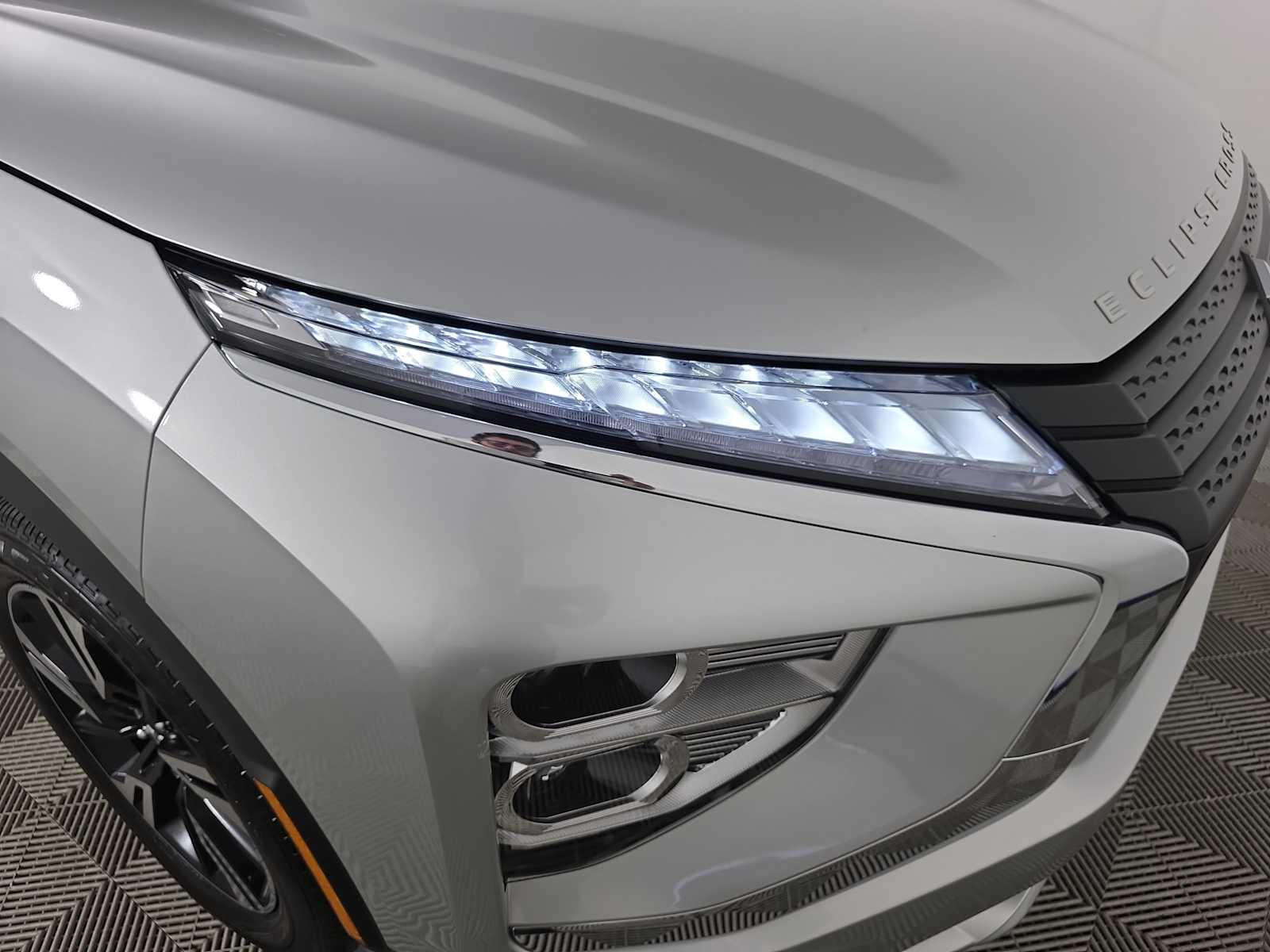 2025 Mitsubishi Eclipse Cross SE photo 9