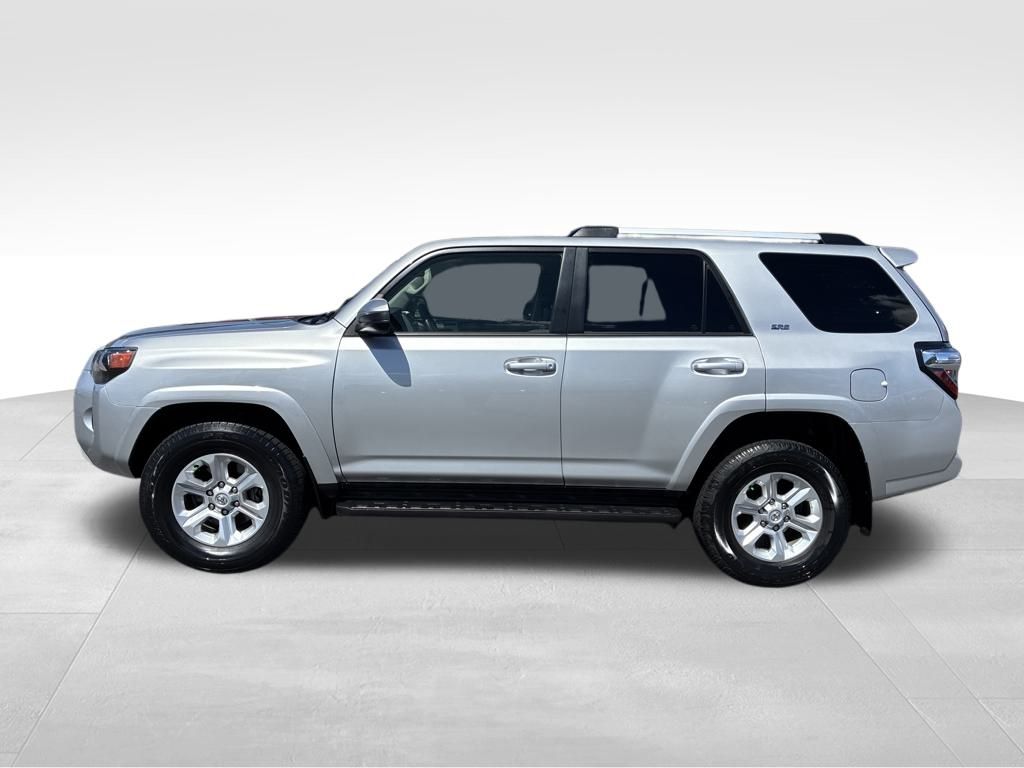 2024 Toyota 4Runner SR5 photo 2